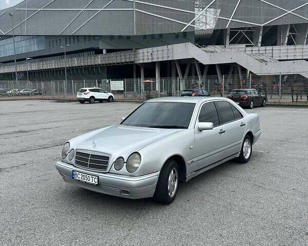 Мерседес Е-Класс, объемом двигателя 2 л и пробегом 370 тыс. км за 4300 $, фото 12 на Automoto.ua