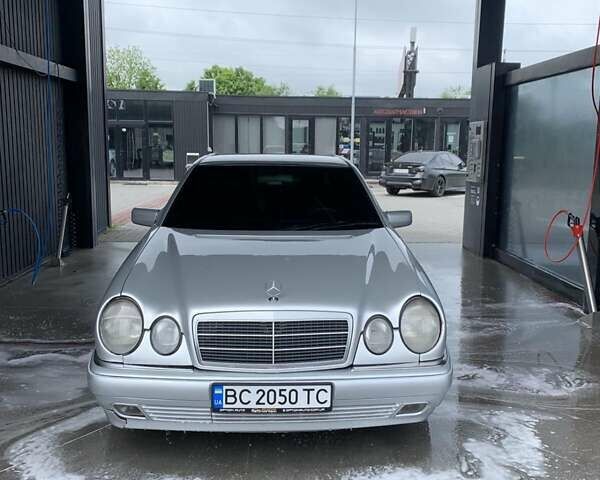 Мерседес Е-Класс, объемом двигателя 2 л и пробегом 370 тыс. км за 4300 $, фото 5 на Automoto.ua