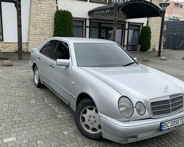 Мерседес Е-Класс, объемом двигателя 2 л и пробегом 370 тыс. км за 4300 $, фото 9 на Automoto.ua