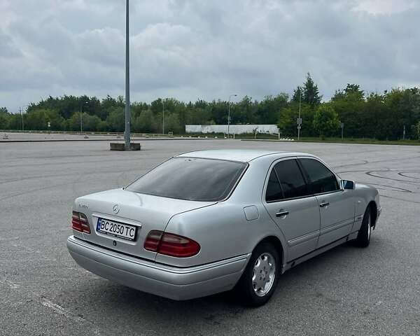 Мерседес Е-Класс, объемом двигателя 2 л и пробегом 370 тыс. км за 4300 $, фото 10 на Automoto.ua