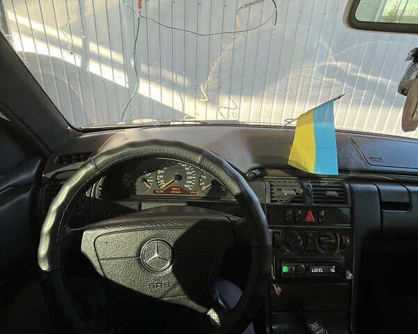 Мерседес Е-Класс, объемом двигателя 2.8 л и пробегом 391 тыс. км за 3500 $, фото 7 на Automoto.ua