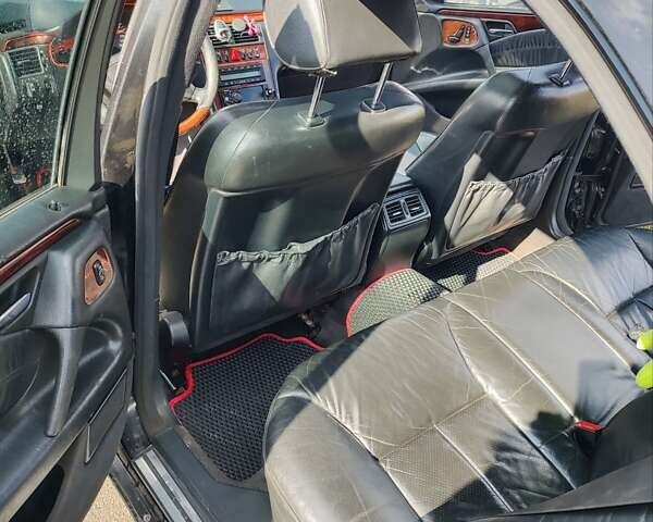 Мерседес Е-Класс, объемом двигателя 3.2 л и пробегом 415 тыс. км за 3300 $, фото 9 на Automoto.ua