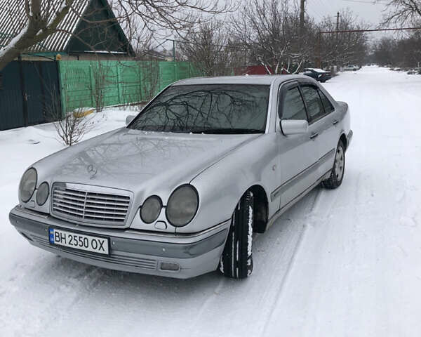 Мерседес Е-Клас, об'ємом двигуна 3.2 л та пробігом 380 тис. км за 3900 $, фото 7 на Automoto.ua