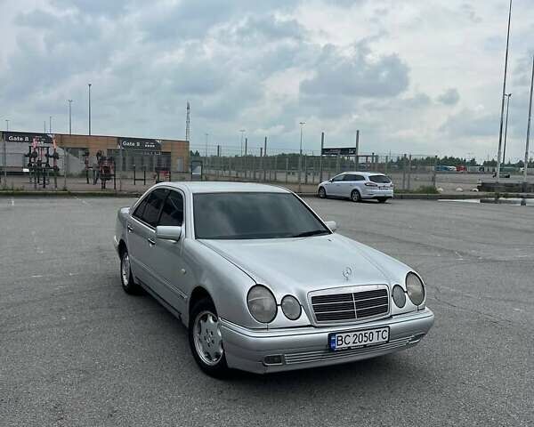 Мерседес Е-Класс, объемом двигателя 2 л и пробегом 370 тыс. км за 4300 $, фото 1 на Automoto.ua