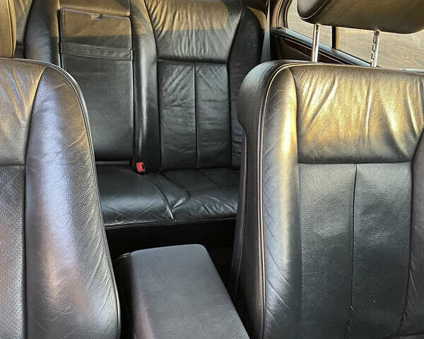Мерседес Е-Клас, об'ємом двигуна 3.2 л та пробігом 380 тис. км за 3900 $, фото 10 на Automoto.ua