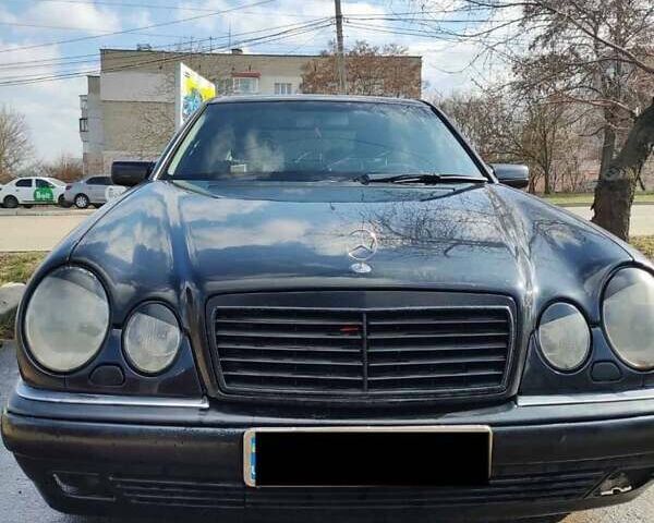 Мерседес Е-Класс, объемом двигателя 3.2 л и пробегом 415 тыс. км за 3300 $, фото 1 на Automoto.ua