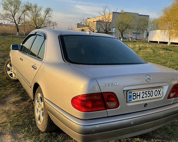 Мерседес Е-Клас, об'ємом двигуна 3.2 л та пробігом 380 тис. км за 3900 $, фото 3 на Automoto.ua