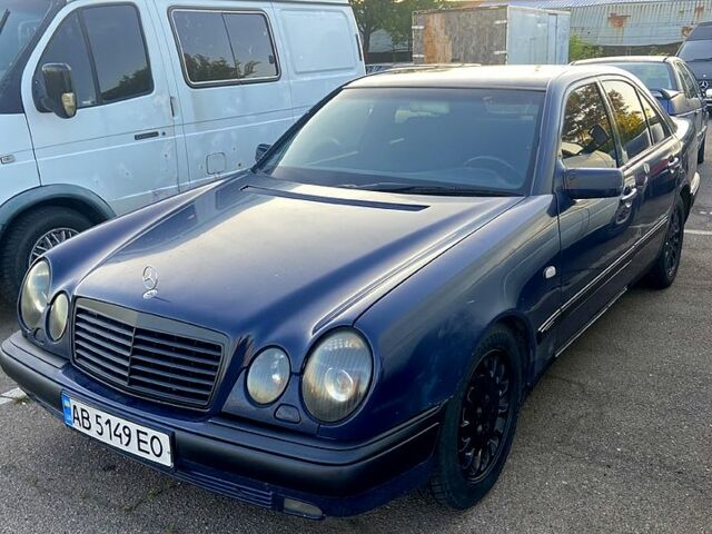 Мерседес Е-Класс, объемом двигателя 3 л и пробегом 354 тыс. км за 2500 $, фото 2 на Automoto.ua