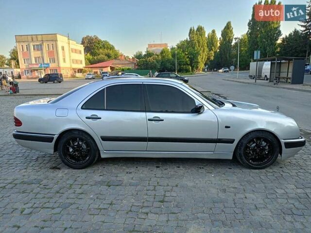 Мерседес Е-Класс, объемом двигателя 2.4 л и пробегом 300 тыс. км за 3800 $, фото 2 на Automoto.ua