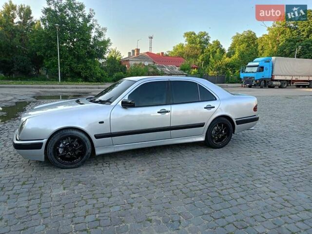 Мерседес Е-Класс, объемом двигателя 2.4 л и пробегом 300 тыс. км за 3800 $, фото 4 на Automoto.ua