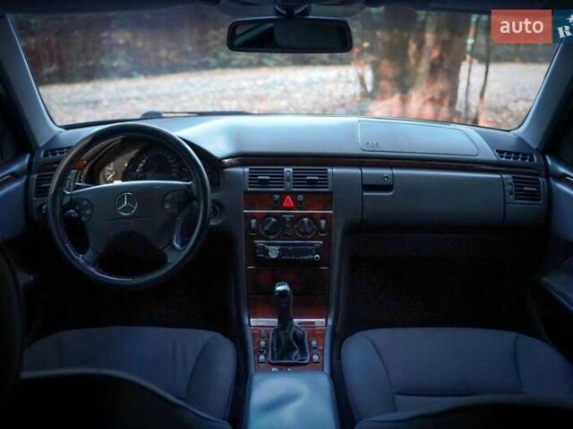 Мерседес Е-Класс, объемом двигателя 2.7 л и пробегом 235 тыс. км за 8999 $, фото 35 на Automoto.ua