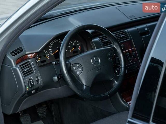 Мерседес Е-Класс, объемом двигателя 2.7 л и пробегом 235 тыс. км за 8999 $, фото 133 на Automoto.ua