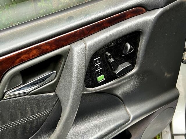 Мерседес Е-Класс, объемом двигателя 3.2 л и пробегом 0 тыс. км за 4100 $, фото 5 на Automoto.ua