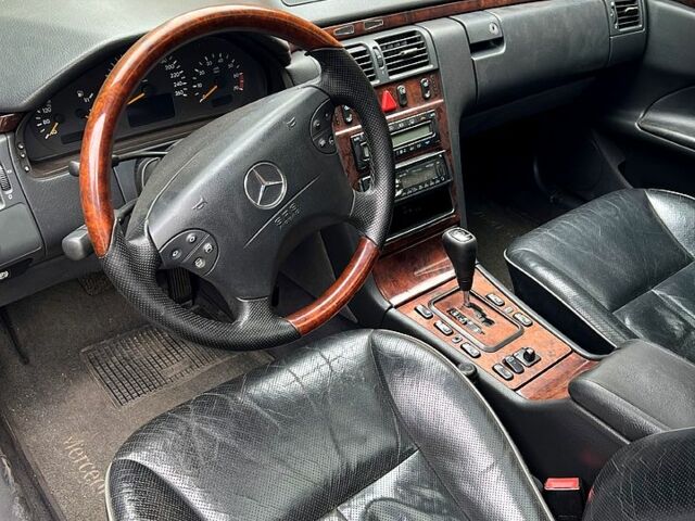 Мерседес Е-Класс, объемом двигателя 3.2 л и пробегом 0 тыс. км за 4100 $, фото 4 на Automoto.ua