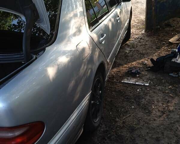 Мерседес Е-Класс, объемом двигателя 2 л и пробегом 350 тыс. км за 3000 $, фото 3 на Automoto.ua