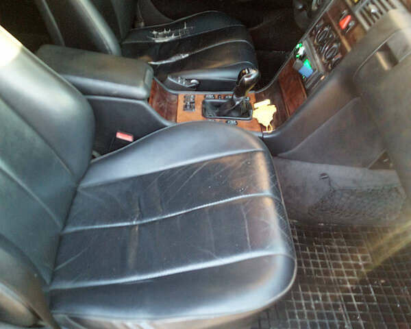 Мерседес Е-Класс 2001 в Бережанах на Automoto.ua Мерседес Е-Класс, объемом двигателя 2 л и пробегом 300 тыс. км за 1700 $, фото 10 на Automoto.ua