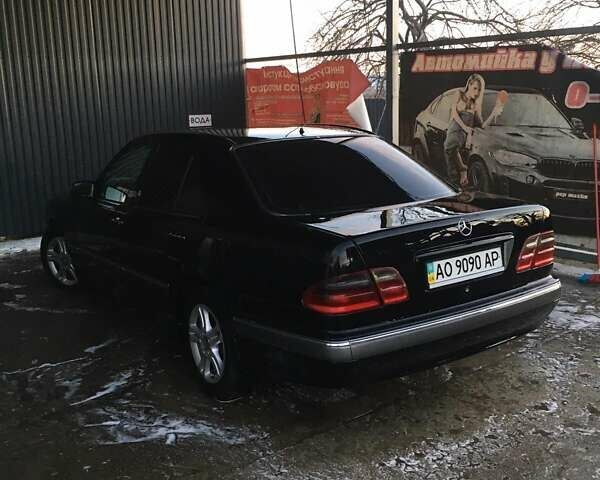 Мерседес Е-Класс, объемом двигателя 2.2 л и пробегом 401 тыс. км за 4500 $, фото 1 на Automoto.ua