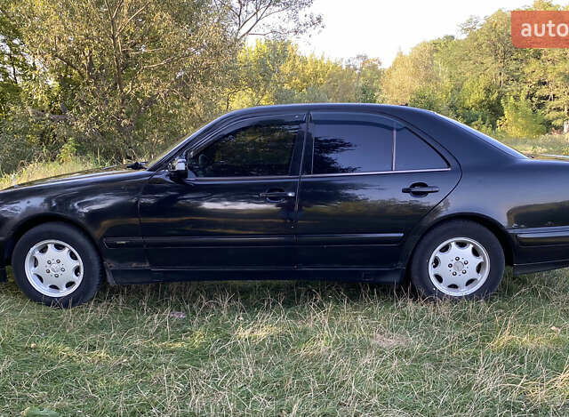 Мерседес Е-Класс, объемом двигателя 2.2 л и пробегом 360 тыс. км за 3894 $, фото 6 на Automoto.ua