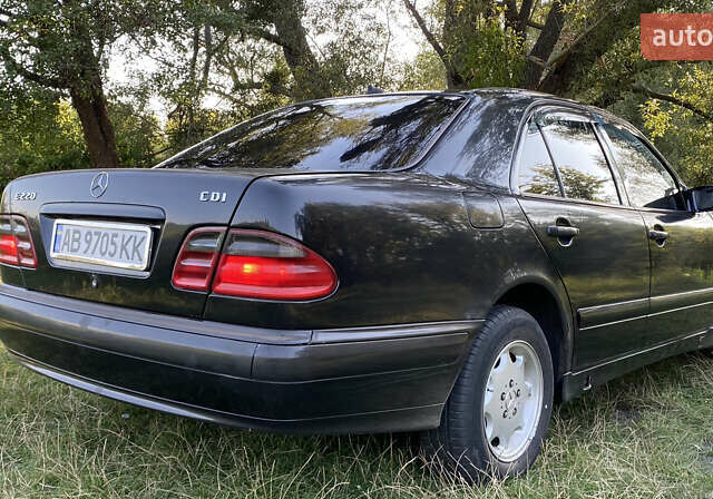 Мерседес Е-Класс, объемом двигателя 2.2 л и пробегом 360 тыс. км за 3894 $, фото 9 на Automoto.ua