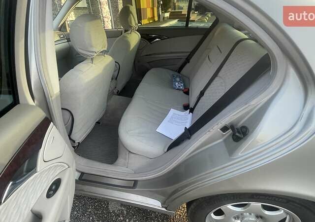 Мерседес Е-Класс, объемом двигателя 2.2 л и пробегом 345 тыс. км за 8000 $, фото 6 на Automoto.ua