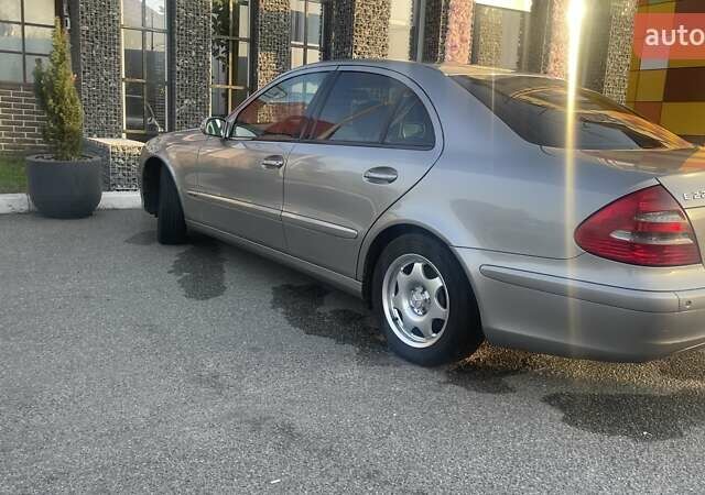 Мерседес Е-Класс, объемом двигателя 2.2 л и пробегом 345 тыс. км за 8000 $, фото 8 на Automoto.ua