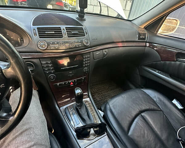 Мерседес Е-Класс, объемом двигателя 2.2 л и пробегом 509 тыс. км за 5400 $, фото 12 на Automoto.ua