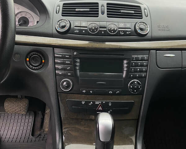 Мерседес Е-Класс, объемом двигателя 3.2 л и пробегом 250 тыс. км за 6900 $, фото 17 на Automoto.ua