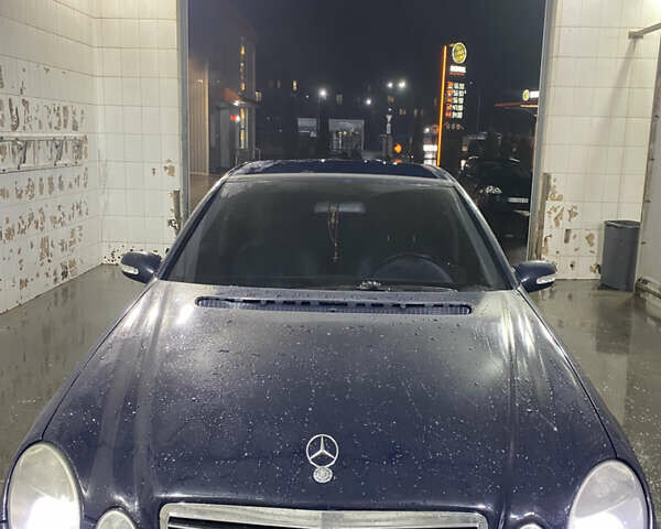 Мерседес Е-Класс, объемом двигателя 2.1 л и пробегом 500 тыс. км за 4500 $, фото 1 на Automoto.ua