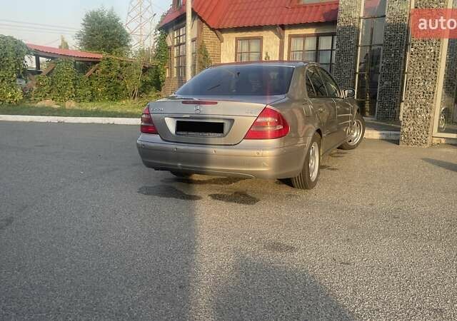 Мерседес Е-Класс, объемом двигателя 2.2 л и пробегом 345 тыс. км за 8000 $, фото 12 на Automoto.ua