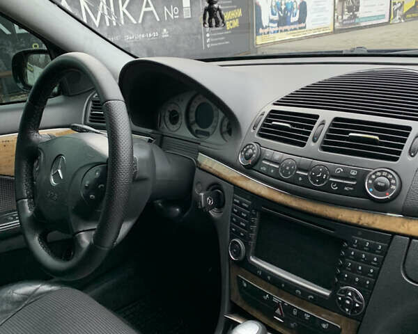 Мерседес Е-Клас, об'ємом двигуна 3.2 л та пробігом 328 тис. км за 7499 $, фото 15 на Automoto.ua