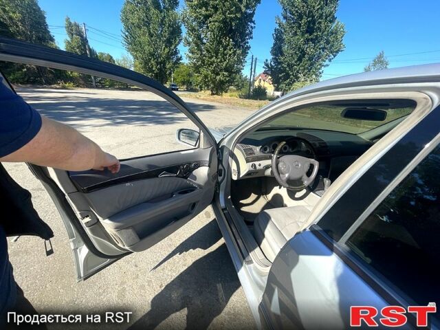 Мерседес Е-Класс, объемом двигателя 3.2 л и пробегом 405 тыс. км за 7000 $, фото 1 на Automoto.ua