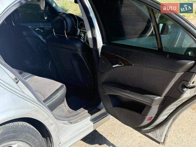 Мерседес Е-Класс, объемом двигателя 2.7 л и пробегом 395 тыс. км за 3235 $, фото 12 на Automoto.ua