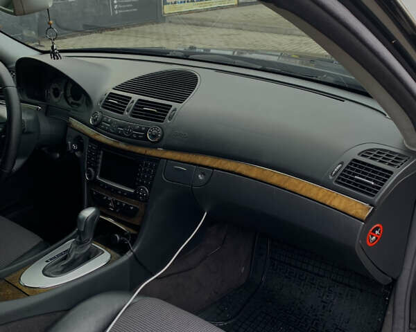 Мерседес Е-Клас, об'ємом двигуна 3.2 л та пробігом 328 тис. км за 7499 $, фото 17 на Automoto.ua