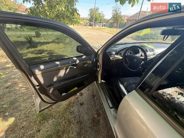 Мерседес Е-Класс, объемом двигателя 2.7 л и пробегом 395 тыс. км за 3235 $, фото 14 на Automoto.ua