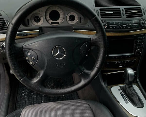 Мерседес Е-Клас, об'ємом двигуна 3.2 л та пробігом 328 тис. км за 7499 $, фото 11 на Automoto.ua
