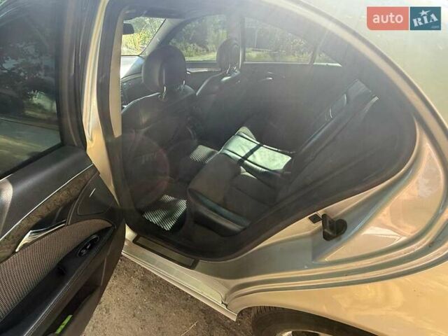 Мерседес Е-Класс, объемом двигателя 2.7 л и пробегом 395 тыс. км за 3235 $, фото 9 на Automoto.ua