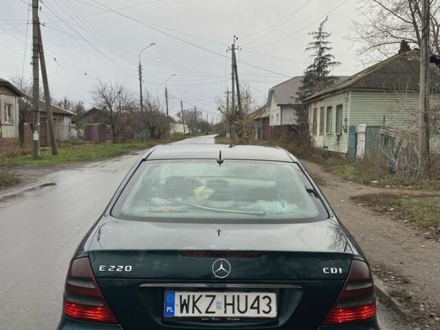 Мерседес Е-Класс, объемом двигателя 2.2 л и пробегом 321 тыс. км за 2350 $, фото 4 на Automoto.ua