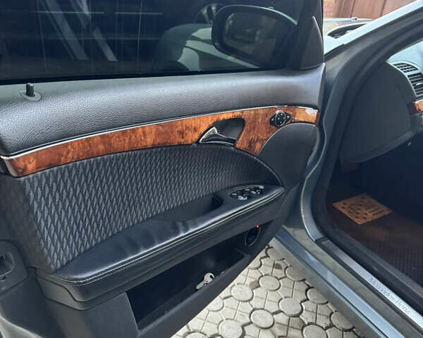 Мерседес Е-Класс, объемом двигателя 3.2 л и пробегом 439 тыс. км за 8500 $, фото 19 на Automoto.ua