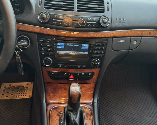 Мерседес Е-Класс, объемом двигателя 3.2 л и пробегом 439 тыс. км за 8500 $, фото 26 на Automoto.ua