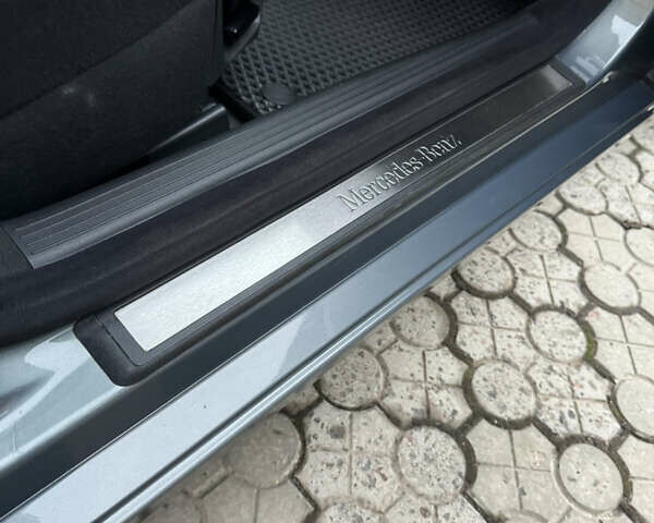 Мерседес Е-Класс, объемом двигателя 3.2 л и пробегом 439 тыс. км за 8500 $, фото 44 на Automoto.ua