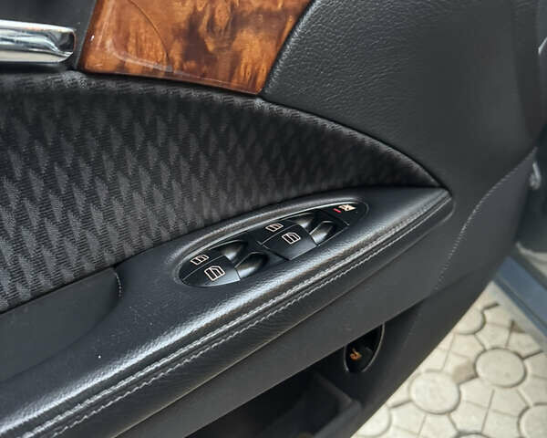 Мерседес Е-Класс, объемом двигателя 3.2 л и пробегом 439 тыс. км за 8500 $, фото 29 на Automoto.ua