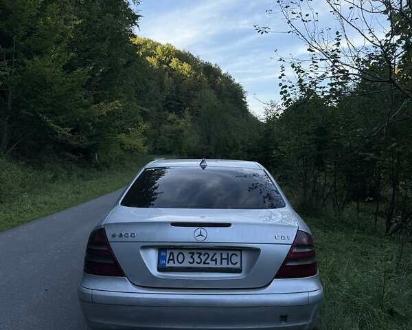 Мерседес Е-Клас 2005 у Хусте на Automoto.ua Мерседес Е-Клас, об'ємом двигуна 2.2 л та пробігом 437 тис. км за 4800 $, фото 4 на Automoto.ua