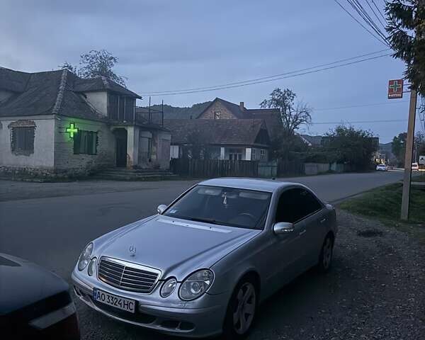 Мерседес Е-Клас 2005 у Хусте на Automoto.ua Мерседес Е-Клас, об'ємом двигуна 2.2 л та пробігом 437 тис. км за 4800 $, фото 13 на Automoto.ua