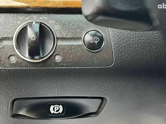 Мерседес Е-Клас, об'ємом двигуна 3.2 л та пробігом 275 тис. км за 8700 $, фото 12 на Automoto.ua