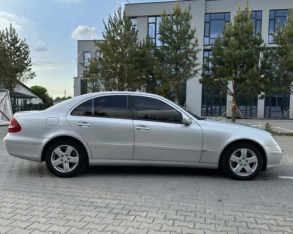 Мерседес Е-Класс, объемом двигателя 3.2 л и пробегом 470 тыс. км за 7100 $, фото 12 на Automoto.ua