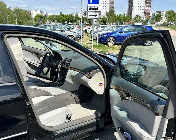 Мерседес Е-Класс, объемом двигателя 2.99 л и пробегом 300 тыс. км за 8000 $, фото 10 на Automoto.ua