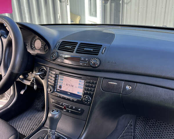 Мерседес Е-Класс, объемом двигателя 2.2 л и пробегом 350 тыс. км за 7756 $, фото 9 на Automoto.ua
