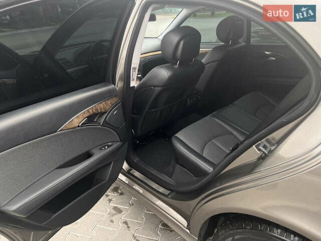 Мерседес Е-Класс, объемом двигателя 2.2 л и пробегом 212 тыс. км за 9300 $, фото 10 на Automoto.ua