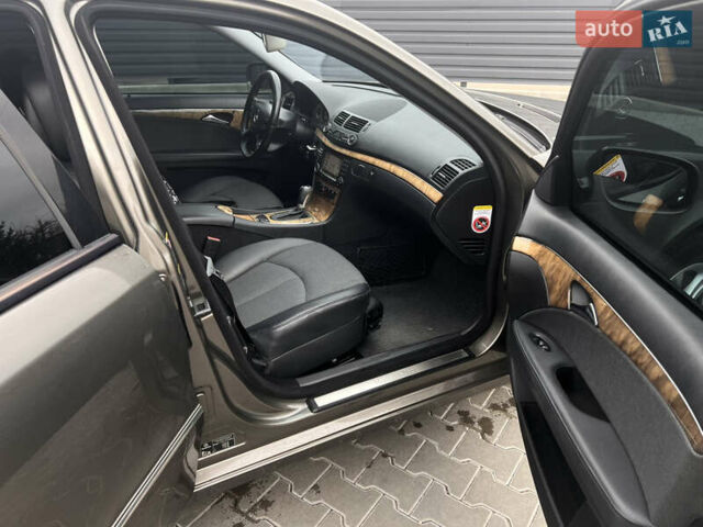 Мерседес Е-Класс, объемом двигателя 2.2 л и пробегом 212 тыс. км за 9300 $, фото 11 на Automoto.ua