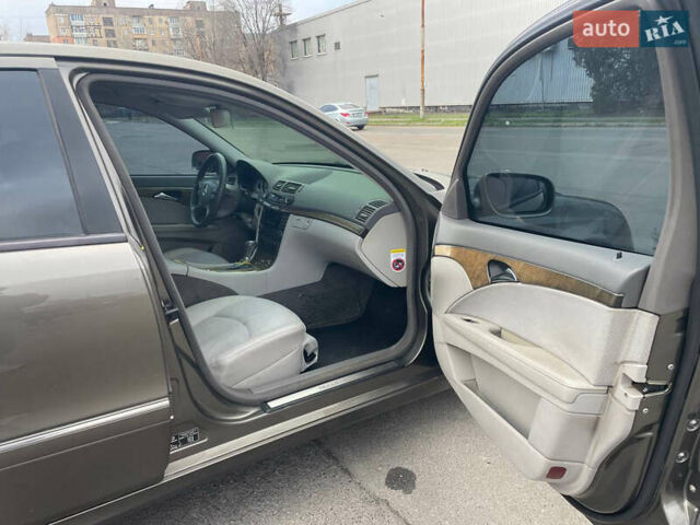 Мерседес Е-Класс, объемом двигателя 1.8 л и пробегом 212 тыс. км за 6800 $, фото 6 на Automoto.ua